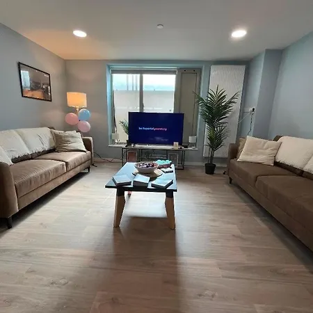 Ensuite Student In * בריסטול